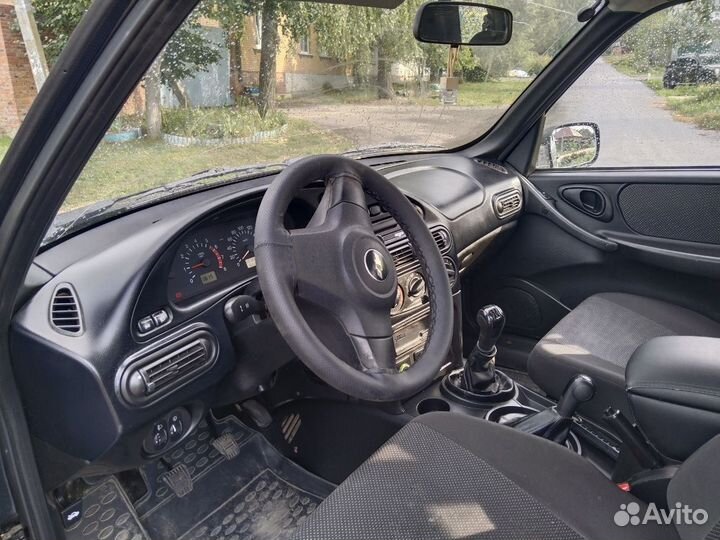 Chevrolet Niva, 2011