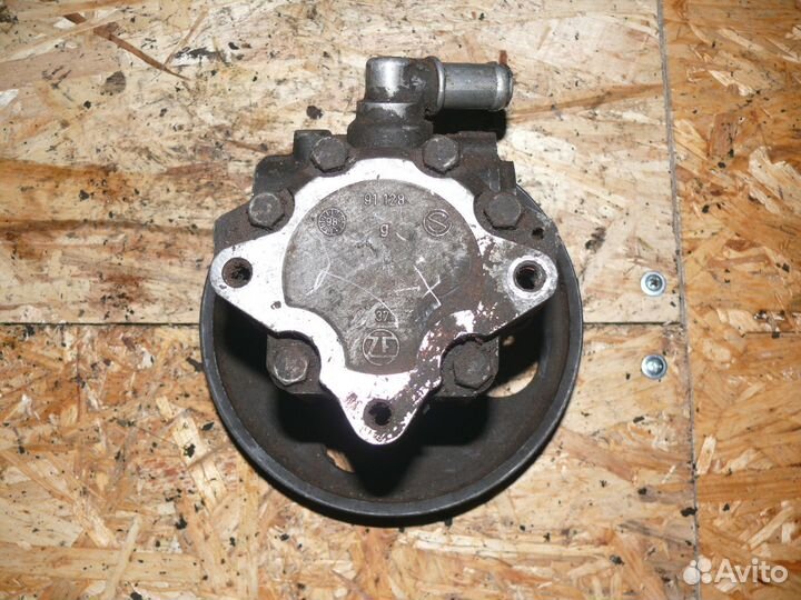 Насос гур Audi A-4 A8 Volkswagen Passat B-5+ 2003