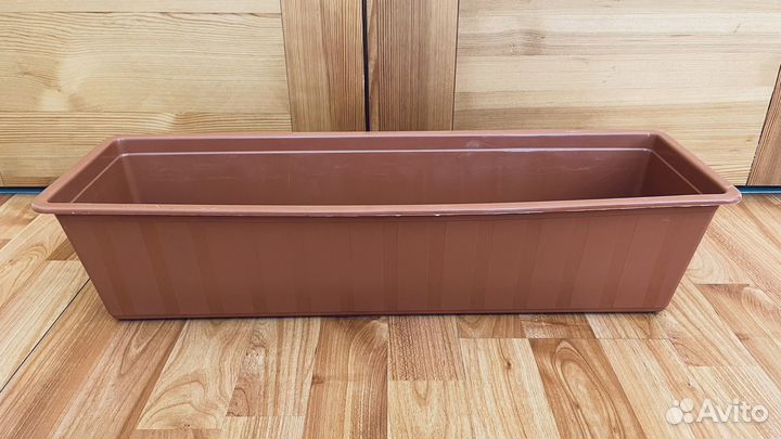 Горшки и ящик для цветов