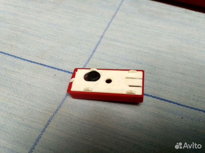 Машинка на магните для игры 