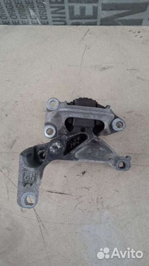 Подушка двигателя кпп Рено Меган 3 Флюенс k4m