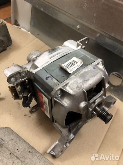 Двигатель и насос от Whirlpool AWE 6514/1