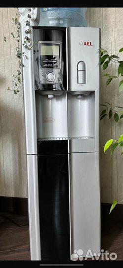 Куллер для воды напольный