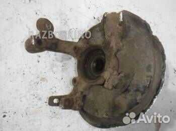 Кулак задний правый