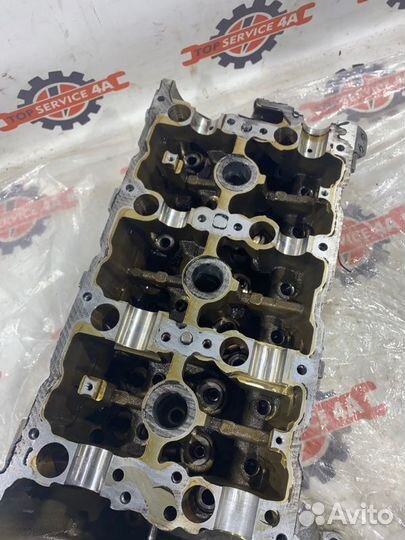 Головка блока цилиндров правая Mercedes-Benz