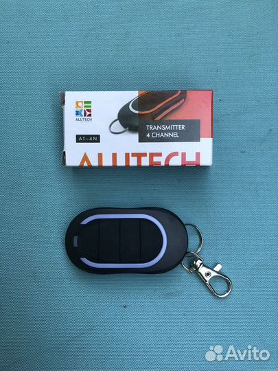 Пульт для ворот и шлагбаумов Alutech