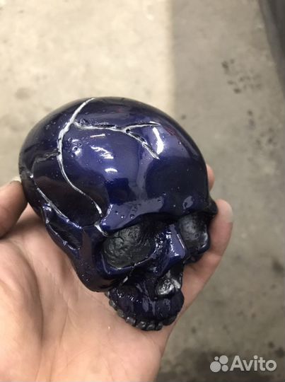 Фигурка череп