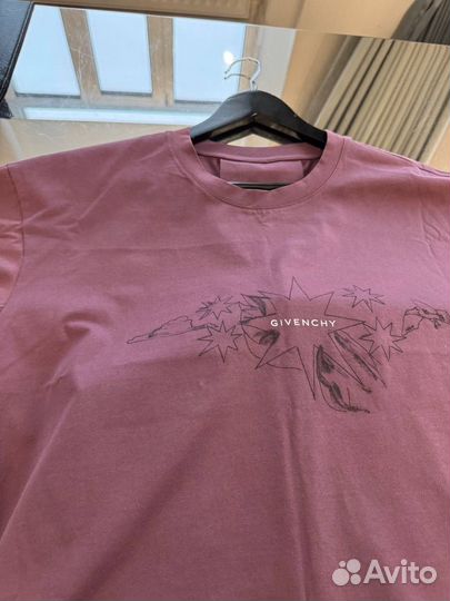 Футболка givenchy