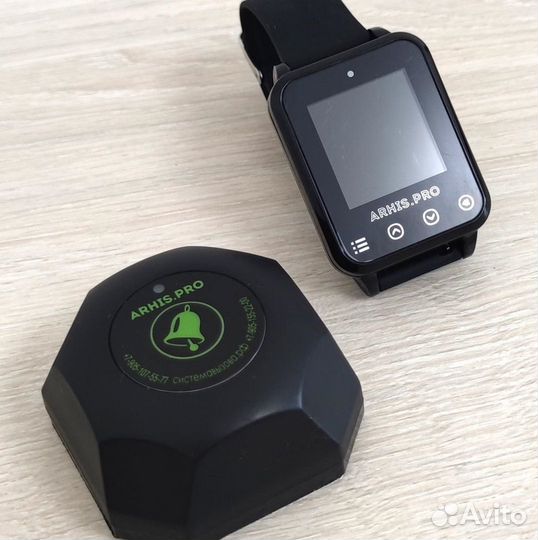 Кнопка вызова персонала и часы, система вызова