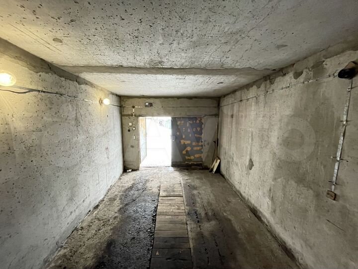 Гараж, > 30 м²