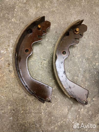 Тормозные колодки задние Митсубиси