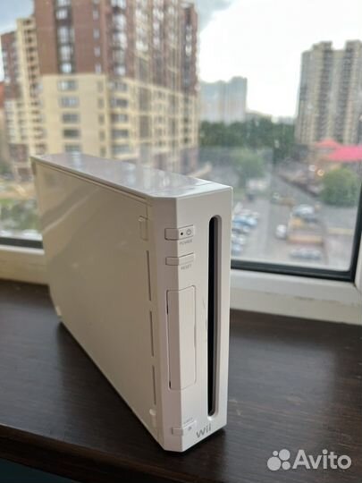Игровая приставка Nintendo wii белая