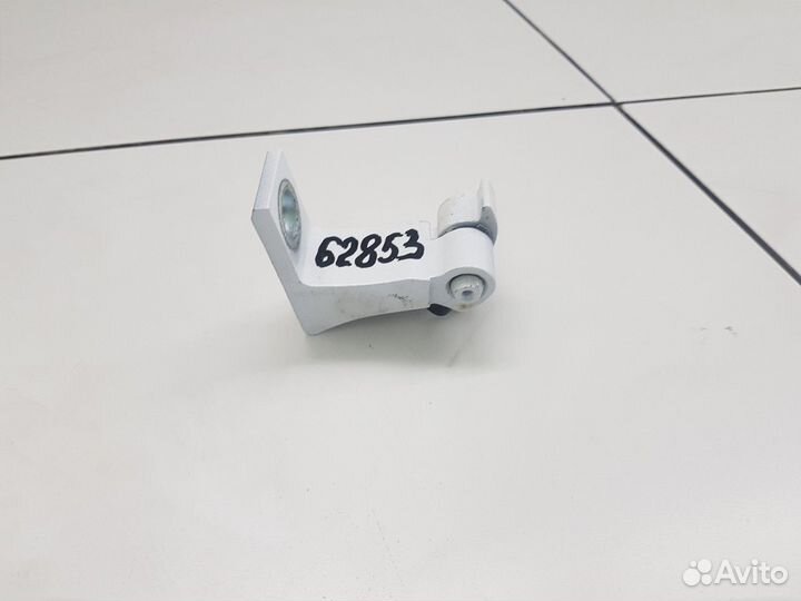 Петля двери задняя левая верхняя