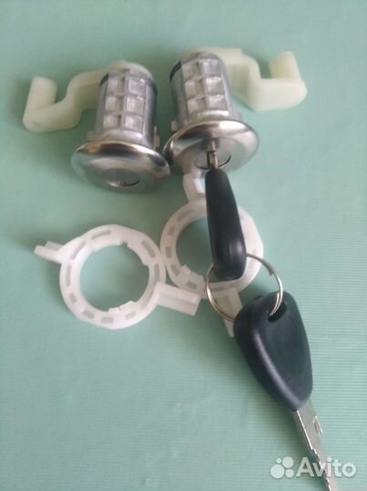 Личинки замка для Renault Clio,Megan,Master