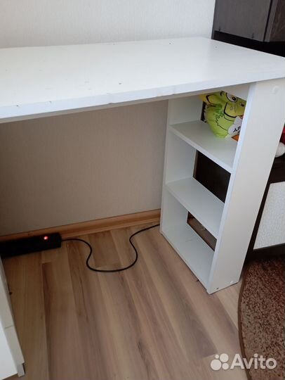 Письменный стол