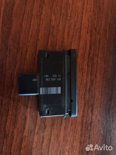 Клавиша аварийной сигнал. кнопка аварийки