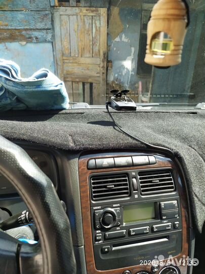 Накидка на панель Toyota Avensis T220 1997-2001г