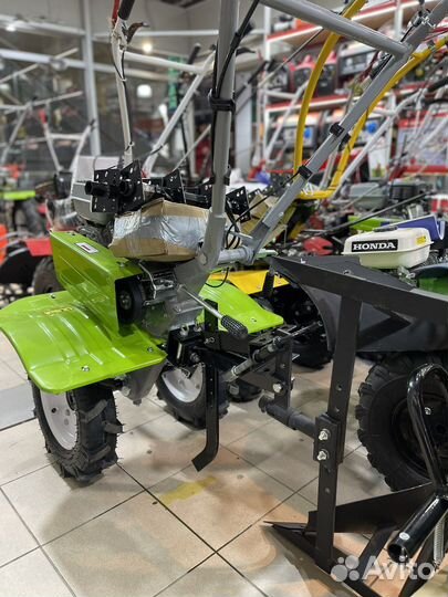 Мотоблок HOnda С поворотным плугом