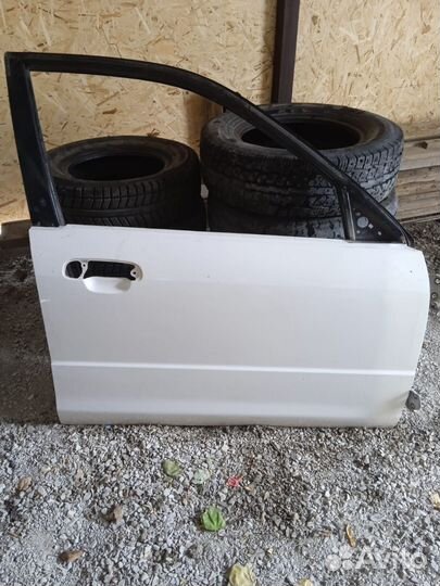 Дверь передняя правая Мазда Фамилия