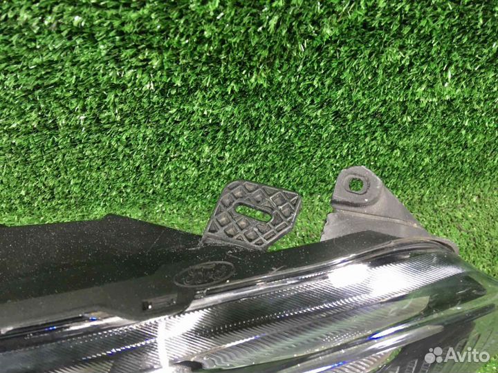 Фара Fiesta (13) R б\у все крепления целые