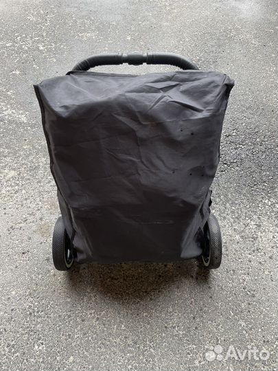 Детская прогулочная коляска