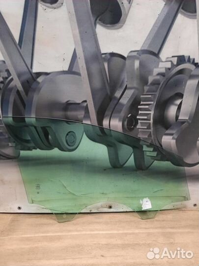 Стекло двери передней левой Ford Focus седан 2.0