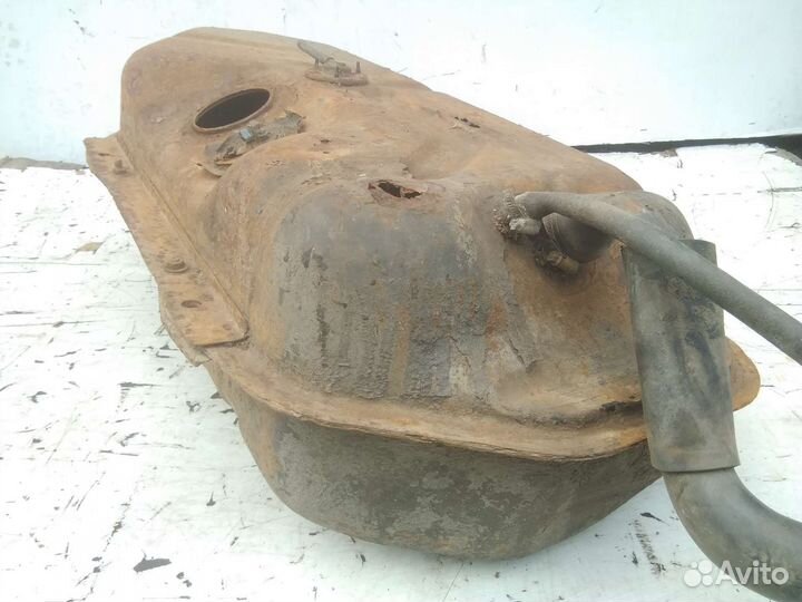 Бензобак Pajero 2 под ремонт