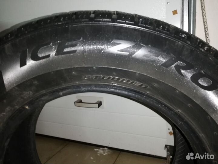 Pirelli Ice Zero 235/65 R17