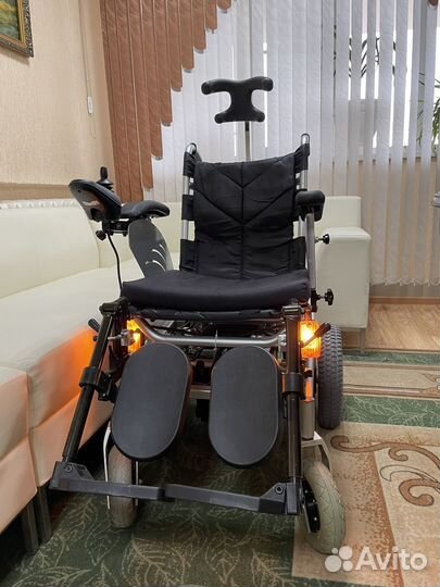 Инвалидная кресло коляска с электроприводом
