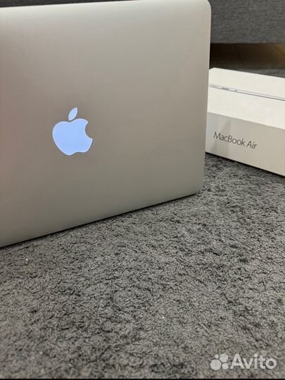 Apple MacBook Air 13 2017г 8/128 Гб