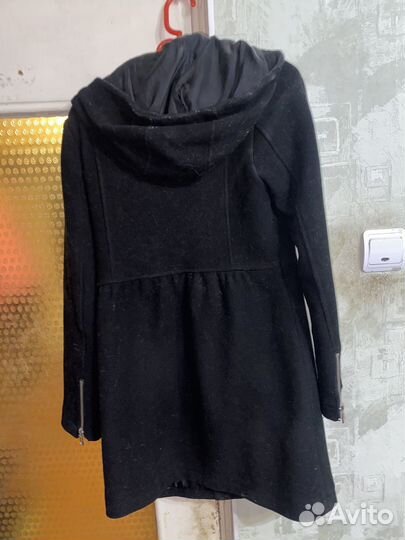 Пальто весеннее с капюшоном