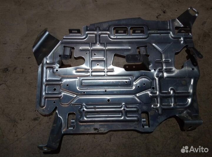 Кронштейн Mercedes Benz W212 рест