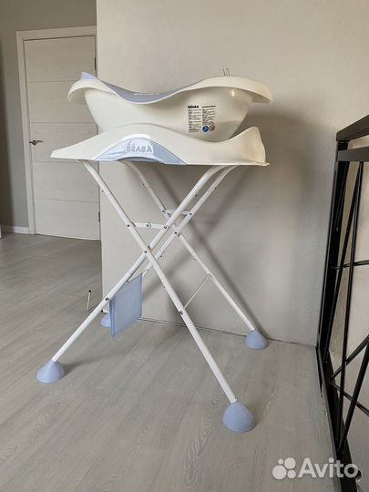 Ванночка и пеленальный столик Beaba