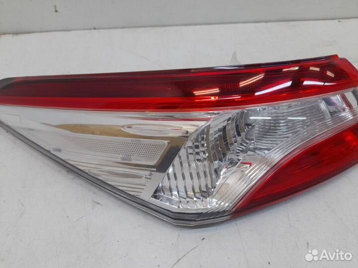 Фонарь левый Toyota Camry XV70 2017-2023