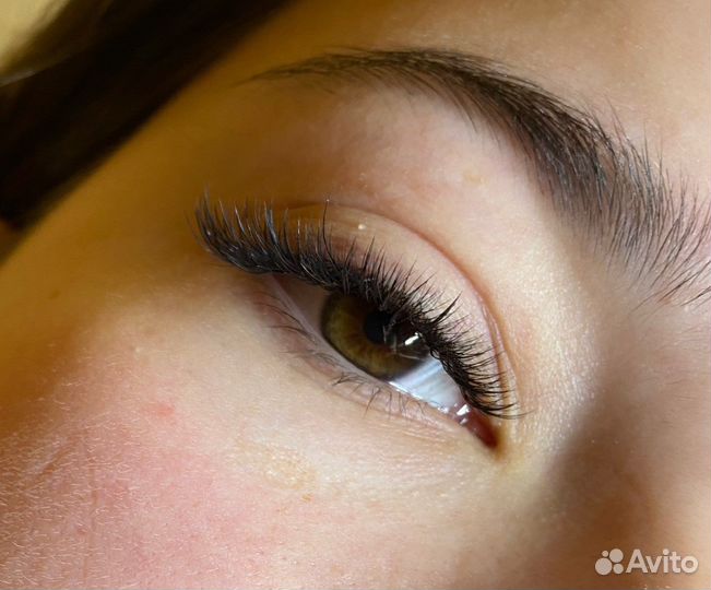 Мастер по наращиванию ресниц с опытом