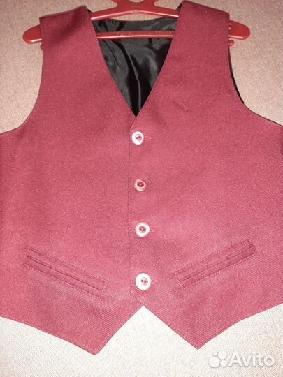 Жилетки бордовые, 122 и 128
