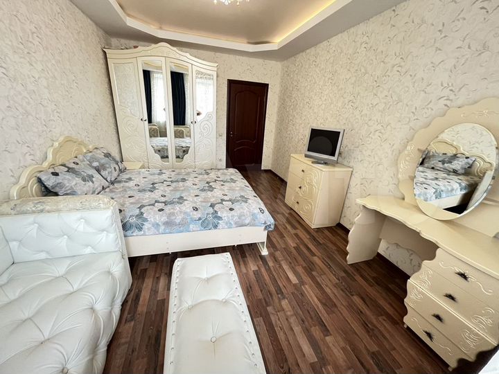3-к. квартира, 100 м², 5/12 эт.