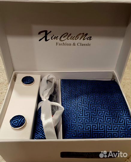 Галстук зажим запонки платок Подарочный набор