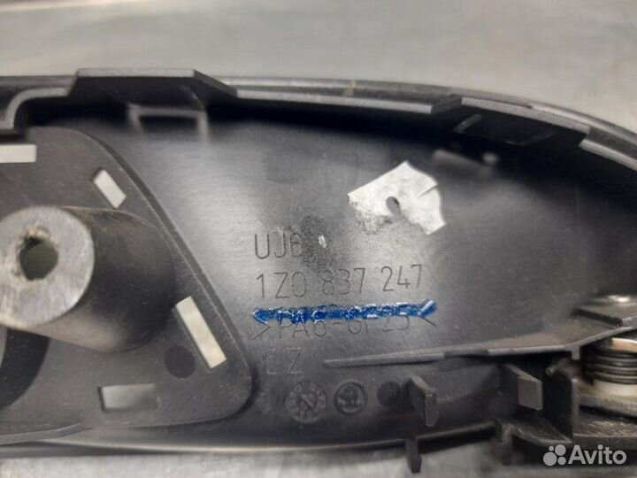 Ручка двери передней внутренняя левая Skoda