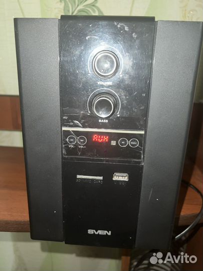 Музыкальный центр