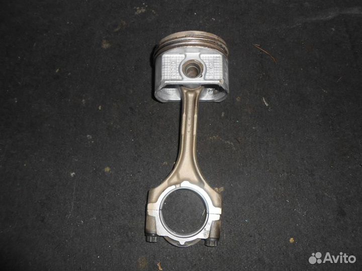 Поршень с шатуном Toyota Voxy AZR60(01-07)