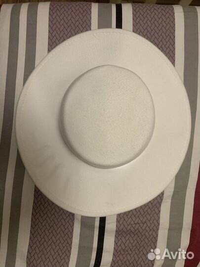 Шляпа белая фетровая женская