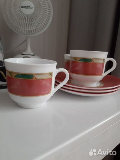 Набор кофейных кружек с блюдцами