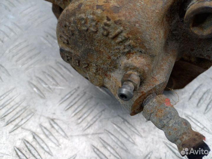 Суппорт передний правый Renault Sandero 1 Stepway