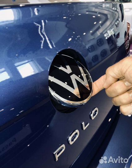 Камера заднего вида polo liftback в эмблему