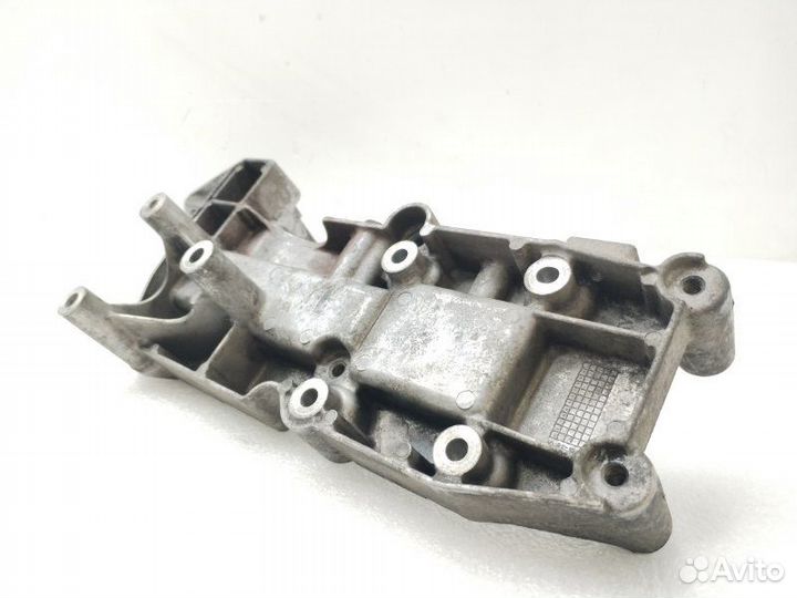 Кронштейн генератора Volvo Xc90 2.4D 2006