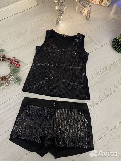 Шорты и топ с пайетками 42-44