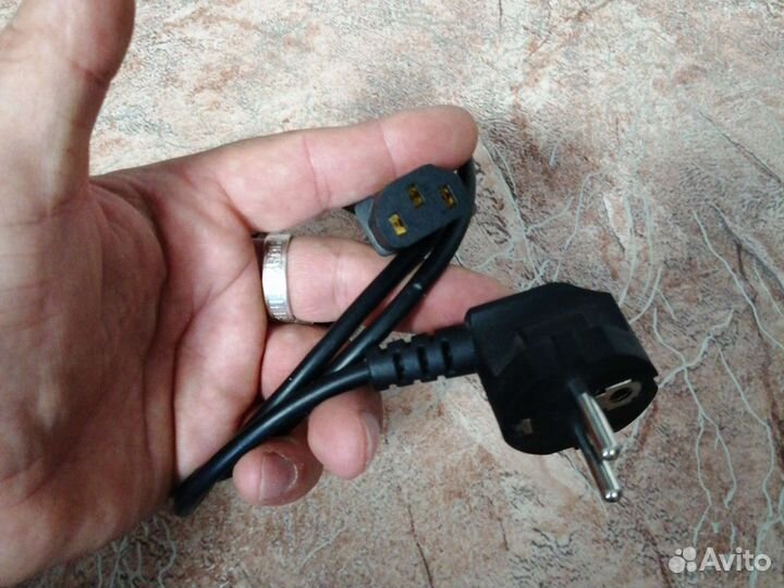 Кабель для компьютера