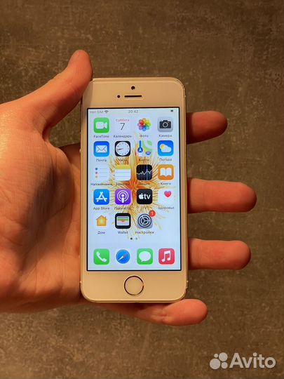 iPhone SE, 32 ГБ