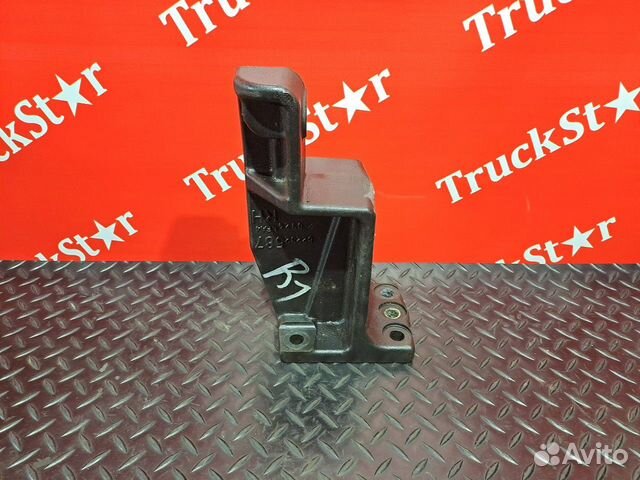 Кронштейн бампера переднего правый Renault T